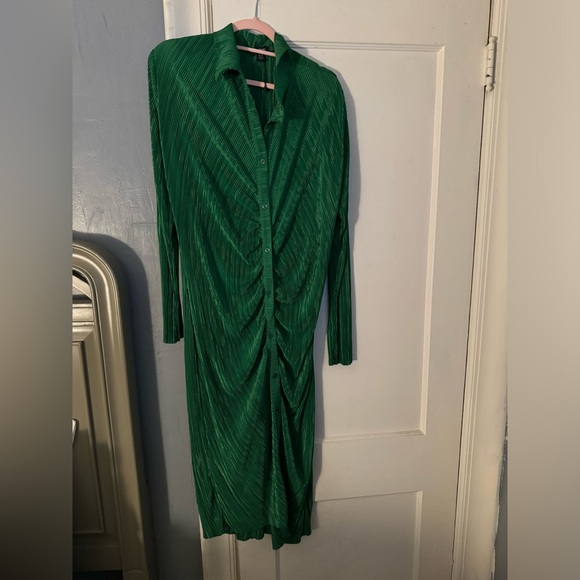 PLUS PLISSE MIDI RUCHED SHIRT DRESS - Picture 3 of 5